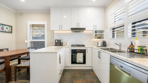 4BR Home in Fullarton