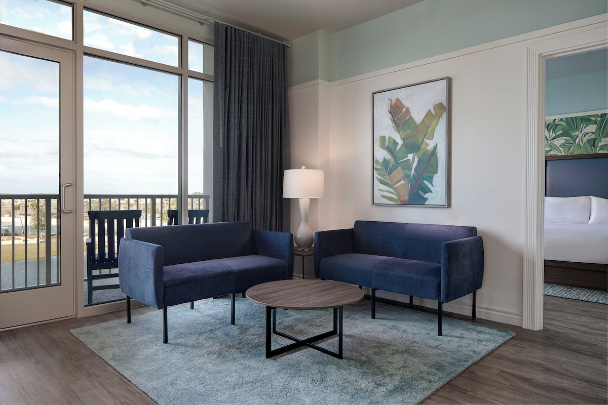 Suite, 2 Queen Beds, Non Smoking | Living area