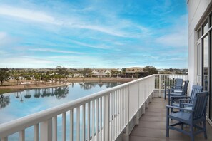 Suite, 1 King-Bett, Nichtraucher, Balkon | Terrasse/Patio