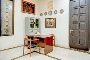Unclassified image, 4 of 15, button - Hotel O Stasiun Cirebon Kejaksan Near Alun Alun Cirebon Formerly Family Homestay (Kedawung)