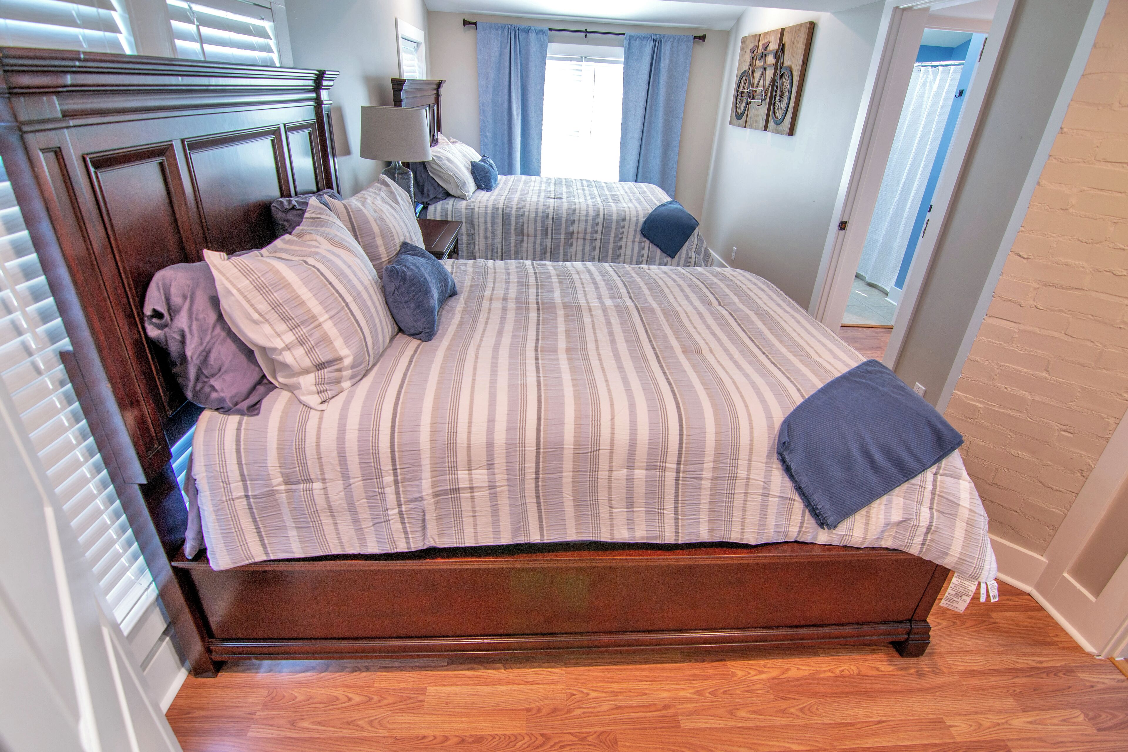 3 slaapkamers, een strijkplank/strijkijzer, wifi, beddengoed