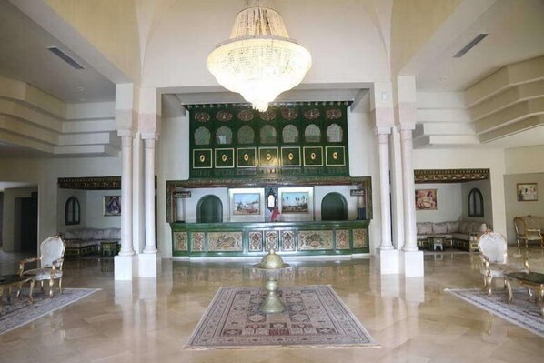 Quầy tiếp tân