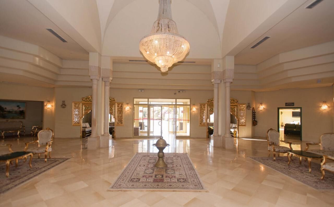 ฝ่ายต้อนรับ