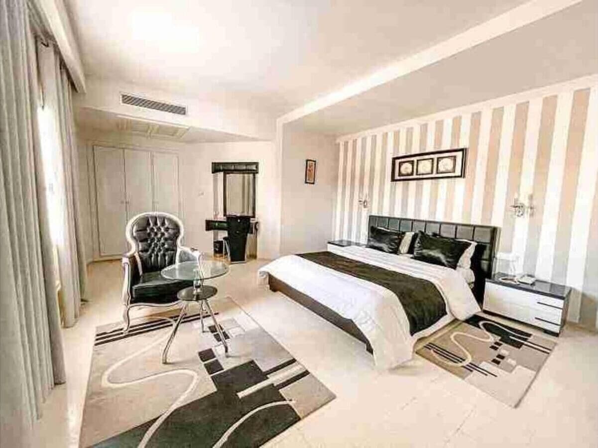 双人房, 阳台 | 迷你吧、客房内保险箱、婴儿床、免费 WiFi