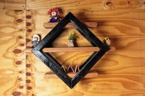 Chalet rustique classique, animaux de compagnie acceptés | Bureau, espace de travail pour ordinateurs portables