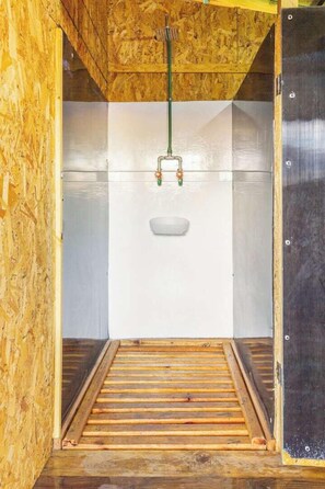 Classic Cabin, Pets Allowed | Bathroom | Shower, hair dryer, towels, soap