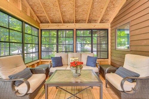 MacLeod Landing - Lakefront Cabin with Boat Dock + Full Gym + Game Room