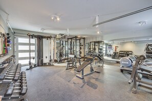 Fitness facility - MacLeod Landing - Lakefront Cabin with Boat Dock + Full Gym + Game Room (Hayward)