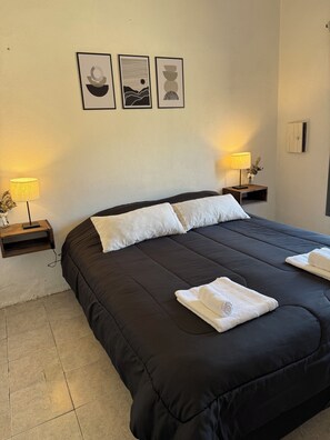 3 bedrooms, internet, bed sheets