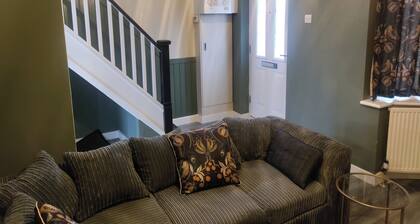 Parkdale-2 Bedroom House in Sheldon Birmingham