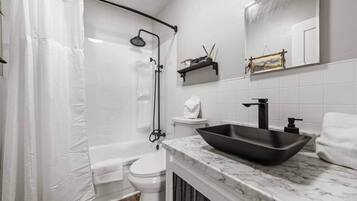 Hårføner og håndklær