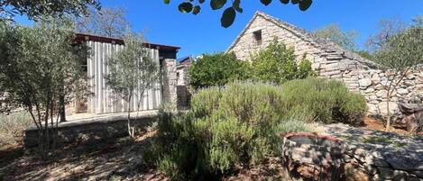 House (Two Bedroom Holiday Holiday Home with) | Exterior