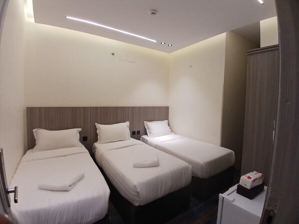 خزنة داخل الغرفة