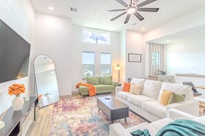 TV - Chic Home in the Heart of Houston (Houston)
