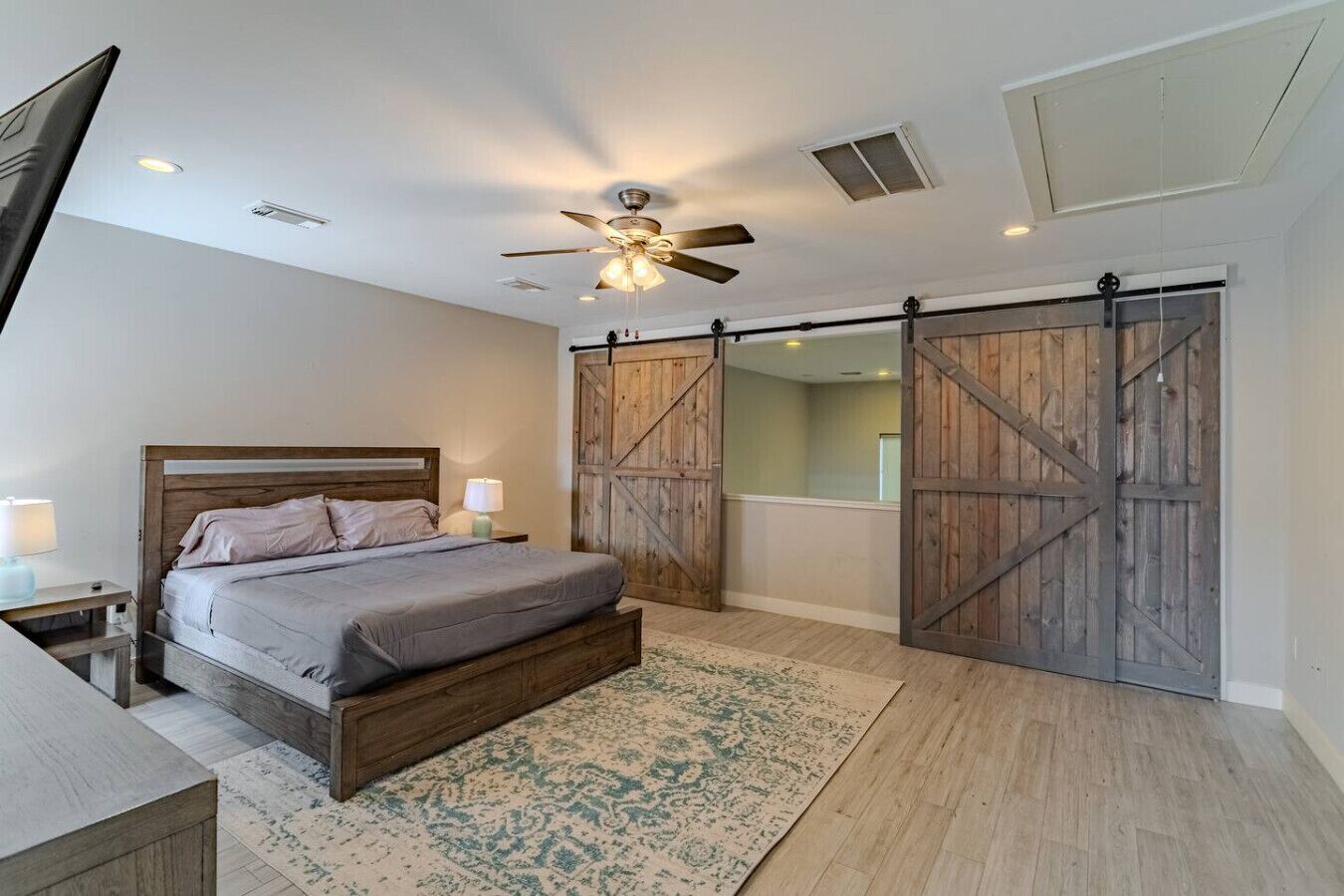 3 bedrooms, WiFi, bed sheets