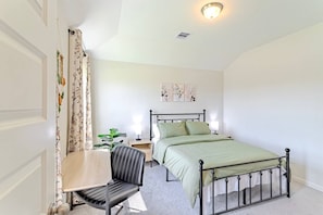 2 chambres, fer et planche à repasser, Wi-Fi, draps fournis