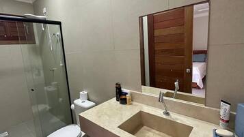 Classic House, Lanai, Sea View | Bathroom