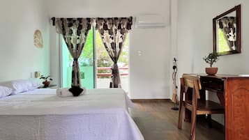 Superior Double Room, Balcony, Partial Ocean View
