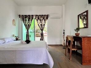 Superior Double Room, Balcony, Partial Ocean View | Desk, laptop workspace, free WiFi - hotel real juquilita (Santa María Colotepec)