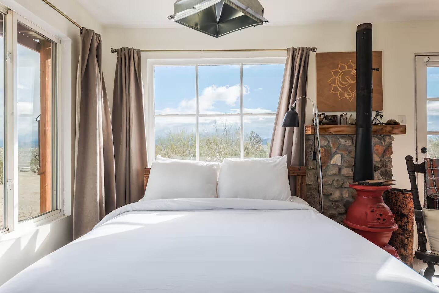 2 多间卧室、熨斗/熨衣板、上网接入、床单