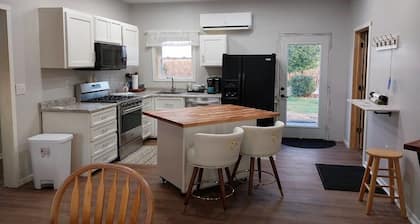 Cozy 2-bedroom house at Twin Lakes.
