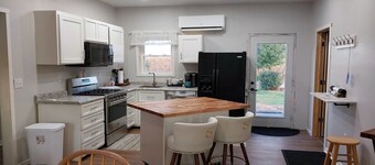 Cozy 2-bedroom house at Twin Lakes.