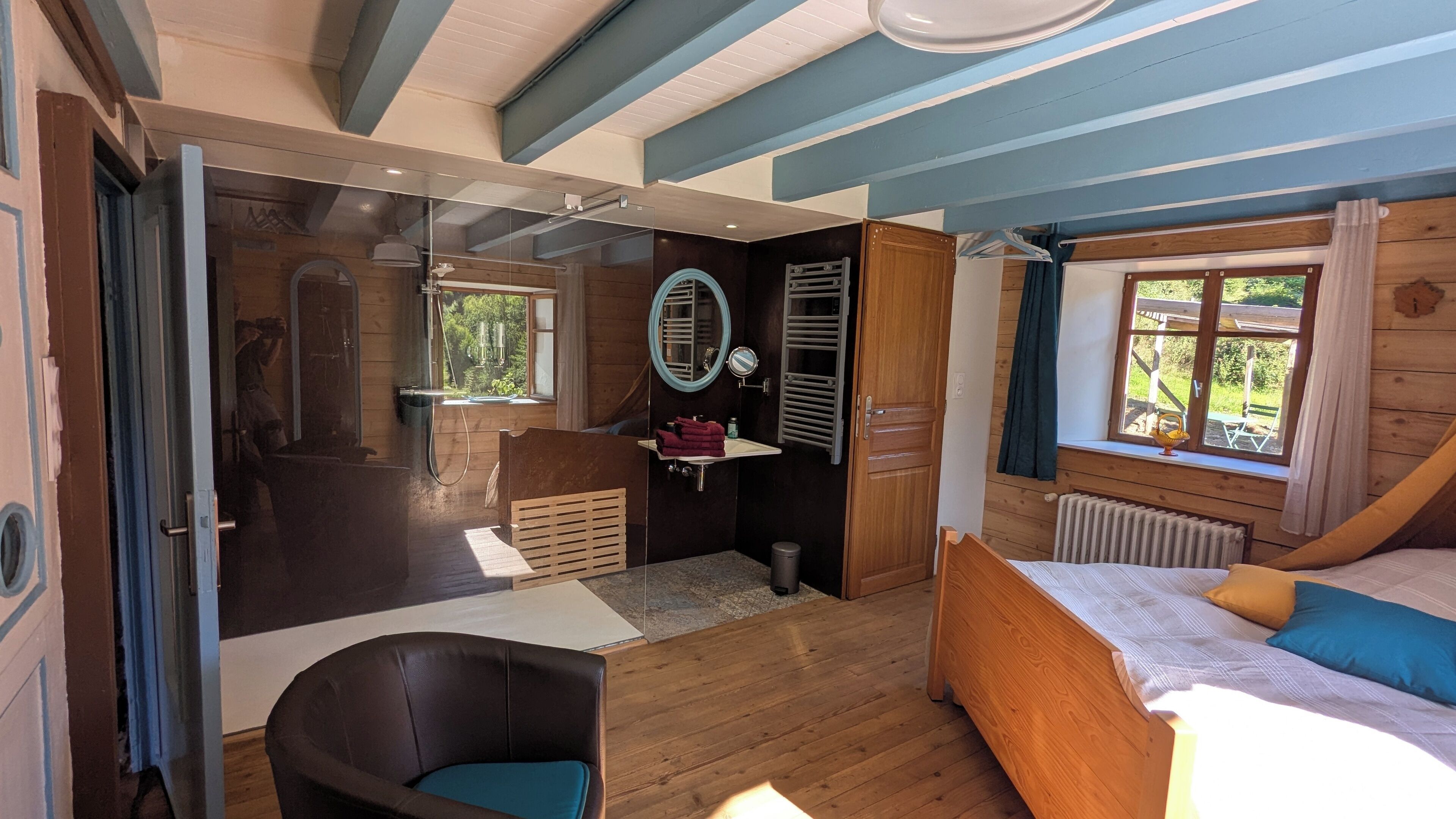 1 chambre, lit parapluie, Wi-Fi gratuit, draps fournis