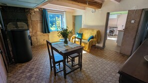 Smart TV, reproductor de DVD, libros y videoteca 