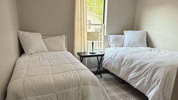 2 chambres, fer et planche Ă repasser, accĂšs Internet, draps fournis