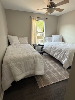 Iron/ironing board, Internet, bed sheets