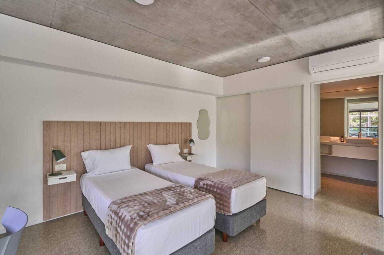 Standard Apartment 105 | In-room safe, desk, laptop workspace, blackout curtains