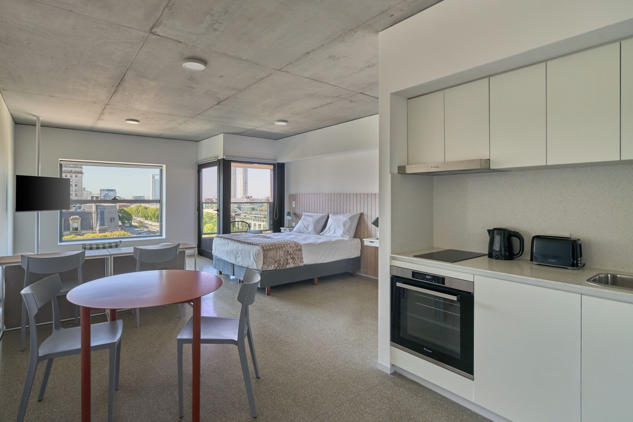 Studio Standard (1006) | Eget kök | Kyl i allmänt utrymme, mikrovågsugn, spishäll och espressobryggare