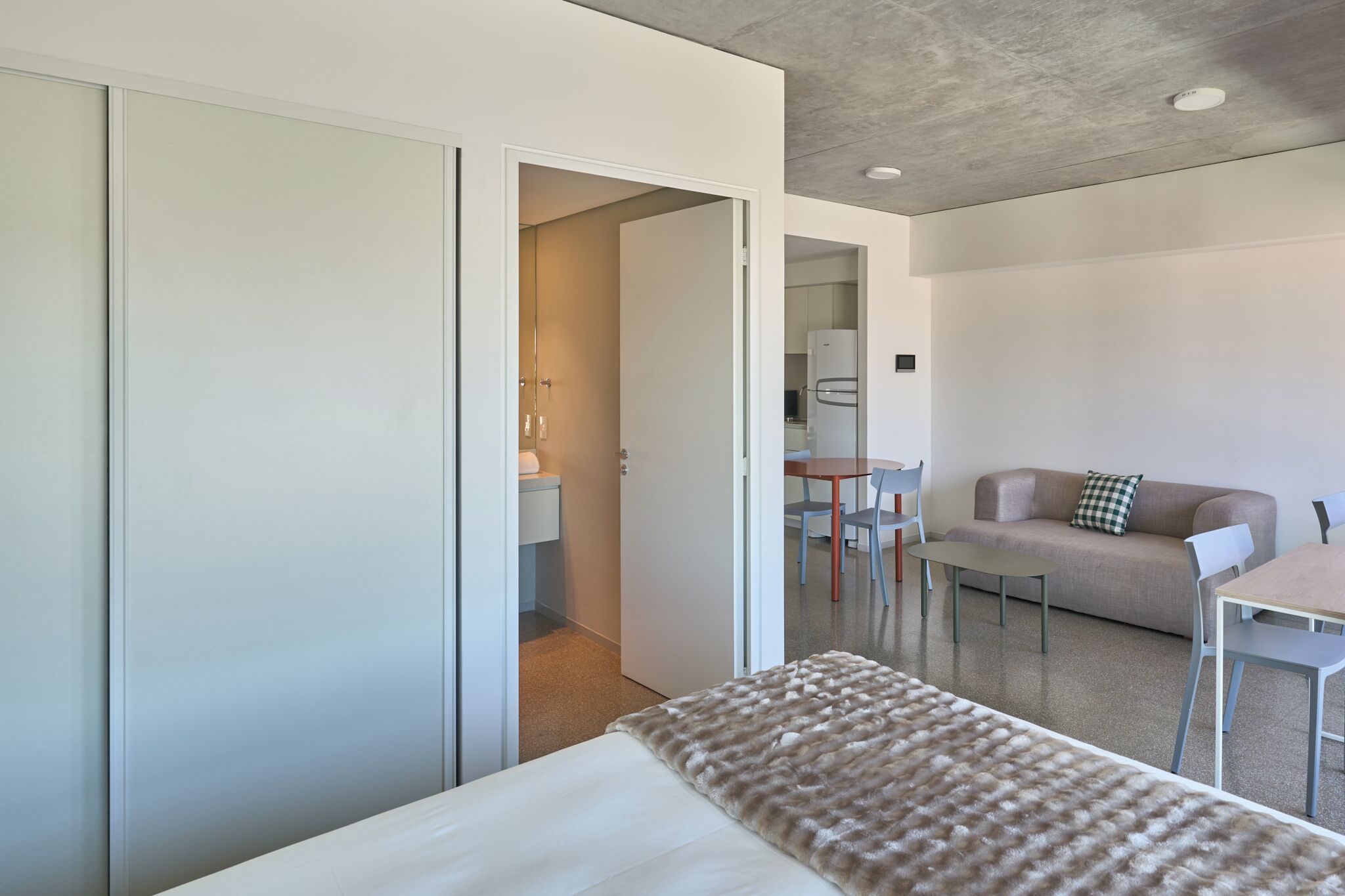 Superior Studio 3513 | In-room safe, desk, laptop workspace, blackout curtains