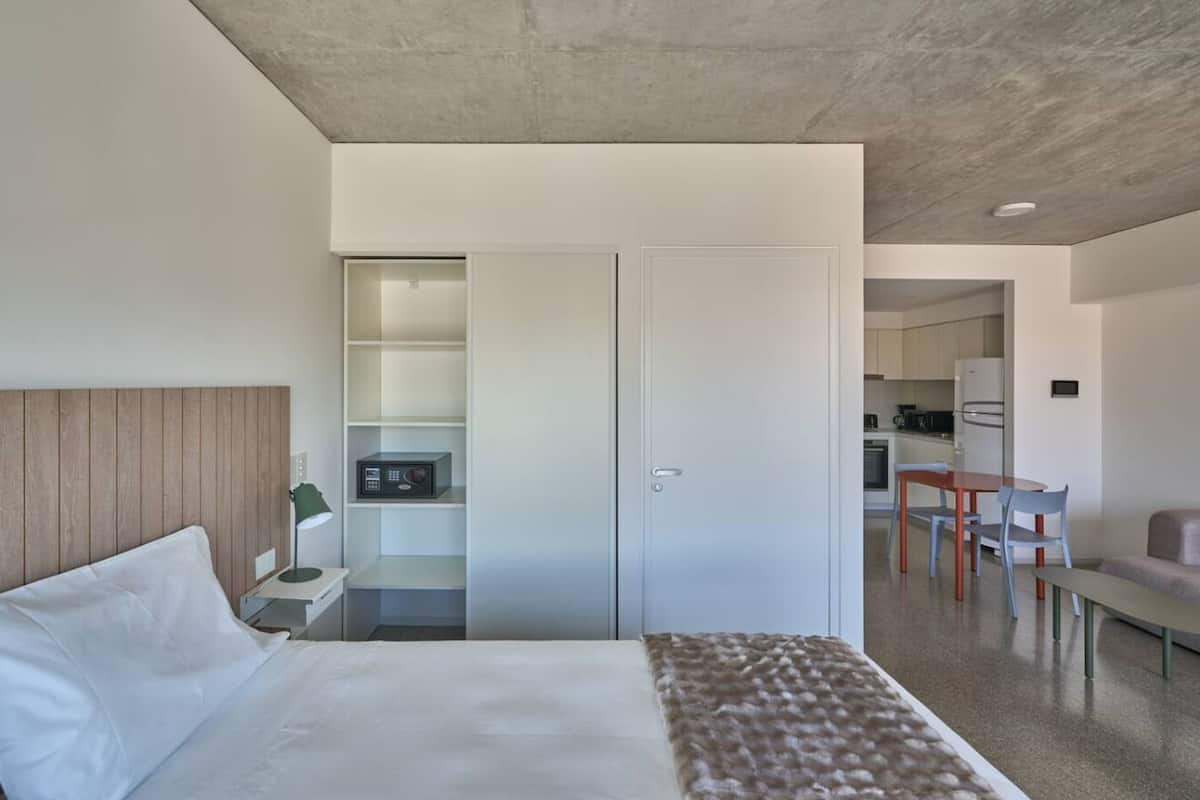 Studio Superior | Két bảo mật tại phòng, bàn, khu vực làm việc phù hợp cho laptop