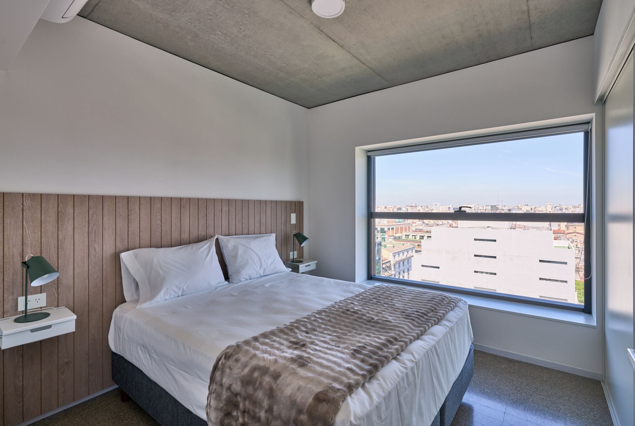 アパートメント 2 ベッドルーム (1512) | セーフティボックス (室内)、デスク、ノートパソコン用作業スペース、遮光カーテン