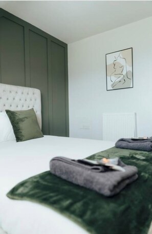 3 bedrooms, iron/ironing board, travel cot, free WiFi