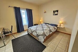 1 chambre, fer et planche à repasser, Wi-Fi, draps fournis