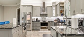 Pet-Friendly Lakeland Family Oasis w/ Game Room