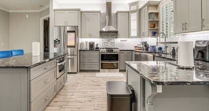 Pet-Friendly Lakeland Family Oasis w/ Game Room