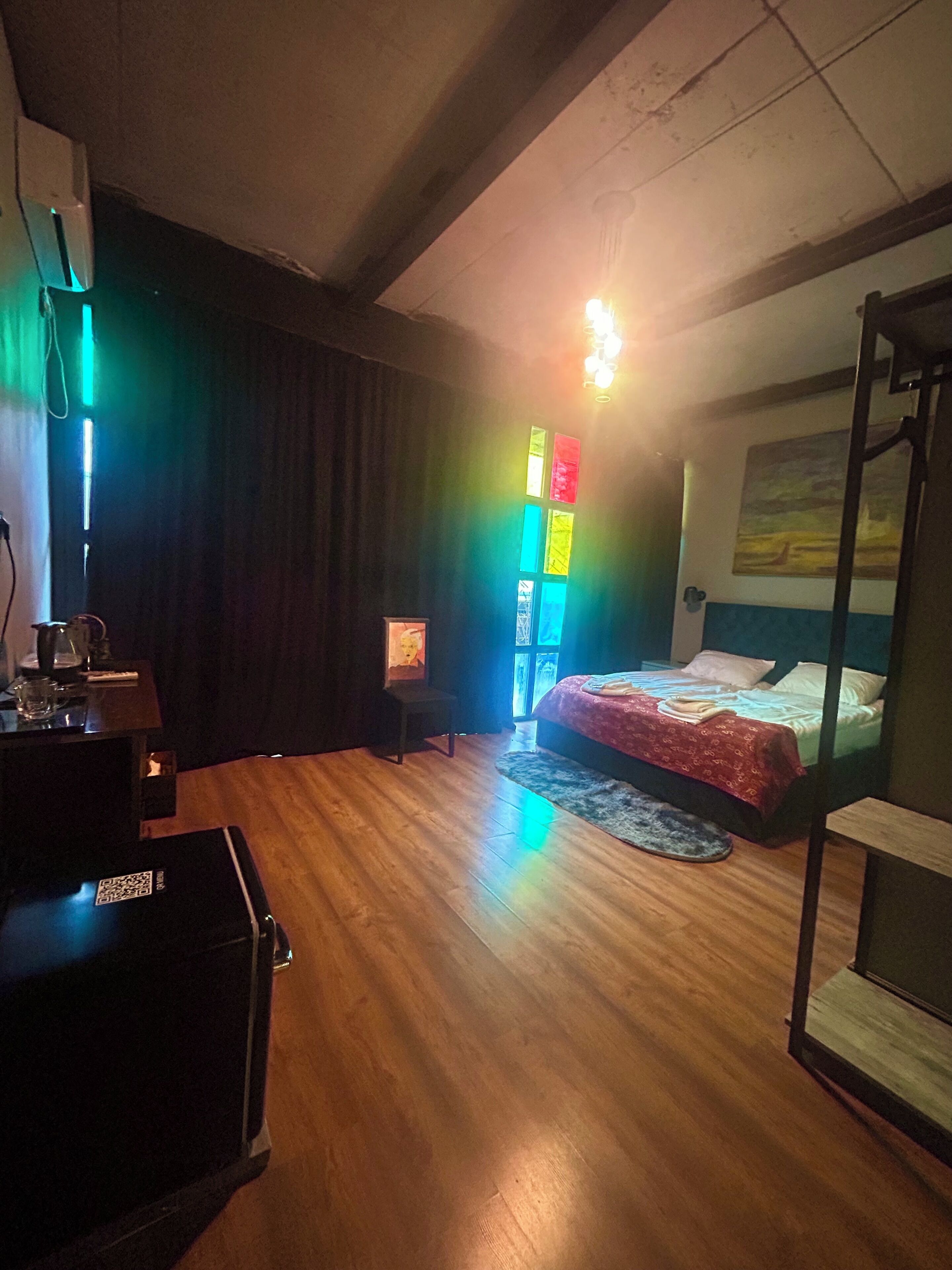 Kahden hengen standard-huone, parveke, näköala puutarhaan | Tallelokero huoneessa, äänieristys, silitysrauta/-lauta, ilmainen Wi-Fi