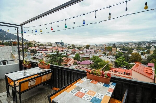 Outdoor dining - Art Hotel Home (Tbilisi)