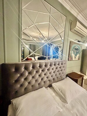 Deluxe Suite, Courtyard View | In-room safe, soundproofing, iron/ironing board, free WiFi - Art Hotel Home (Tbilisi)