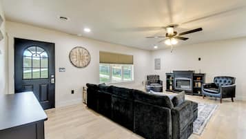 Télévision, cheminée