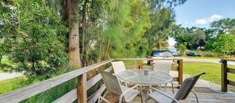 < 1 Mi to Nokomis Beach: Tranquil Couple’s Retreat