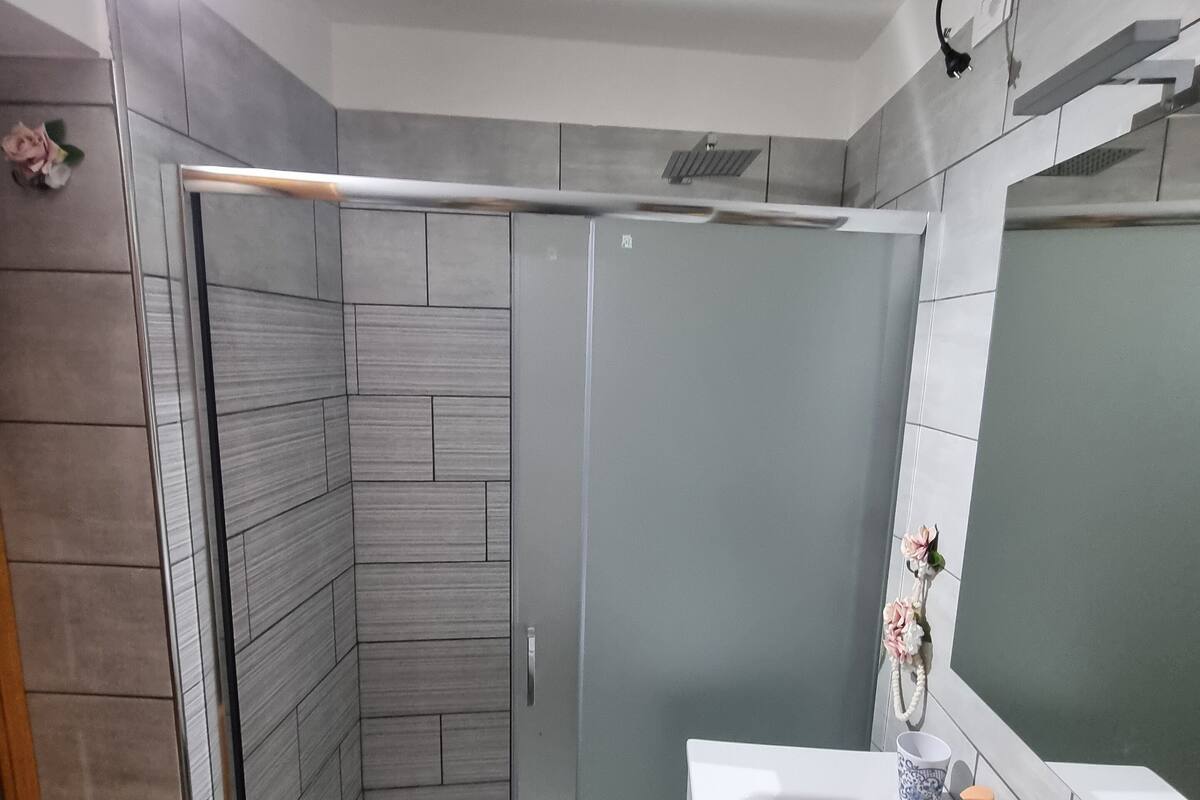 Basic Townhome, Mountain View | Bathroom