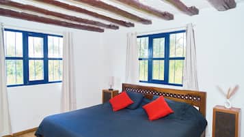 4 quartos, Wi-Fi de cortesia, roupa de cama