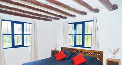 Find Silence, Horses, and Mountains at Tambo Chisinche