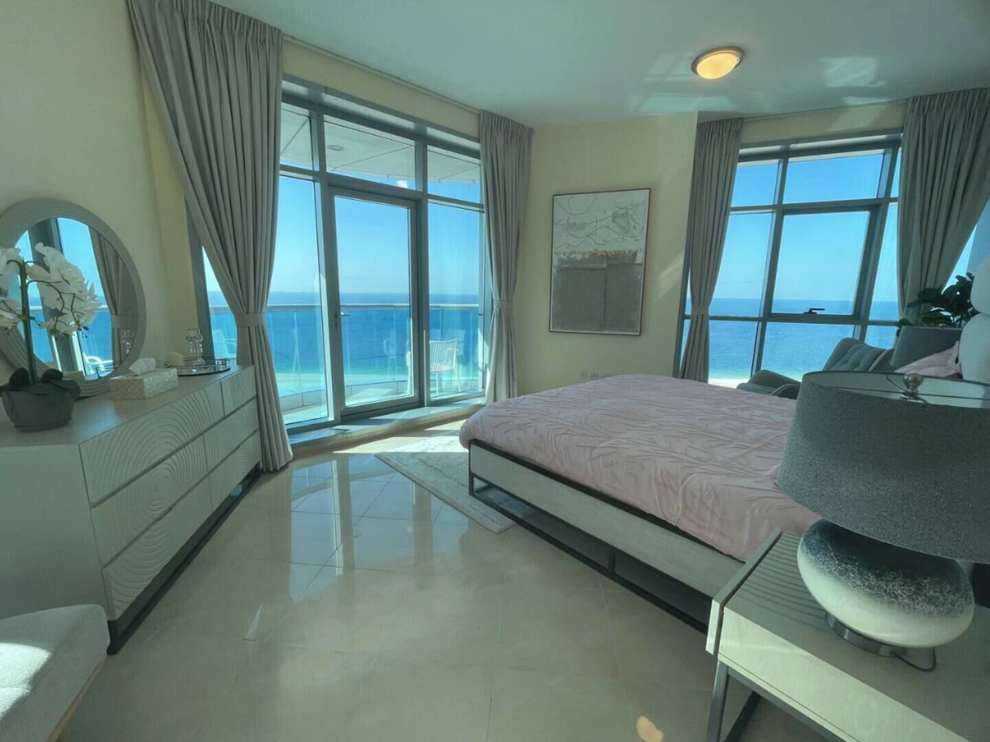 2 habitaciones, tabla de planchar con plancha y wifi 