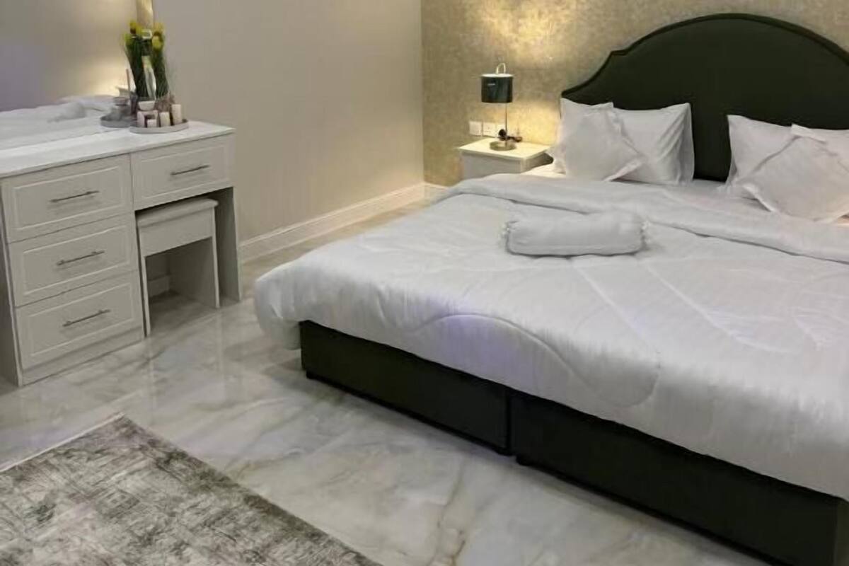 Premium bedding, bed sheets