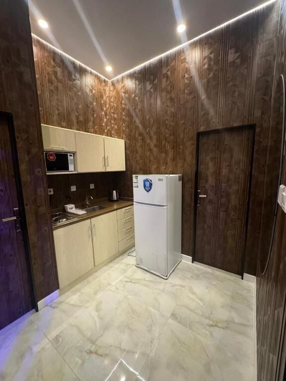 Coffee/tea maker, electric kettle